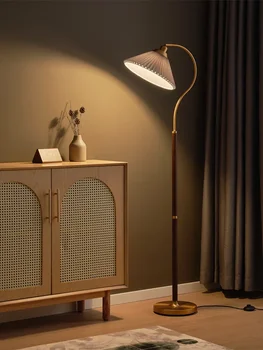 Ретро Торшер в гостиной, Прикроватная тумбочка для спальни, американский светильник, Роскошная креативная настольная лампа эпохи Средневековья